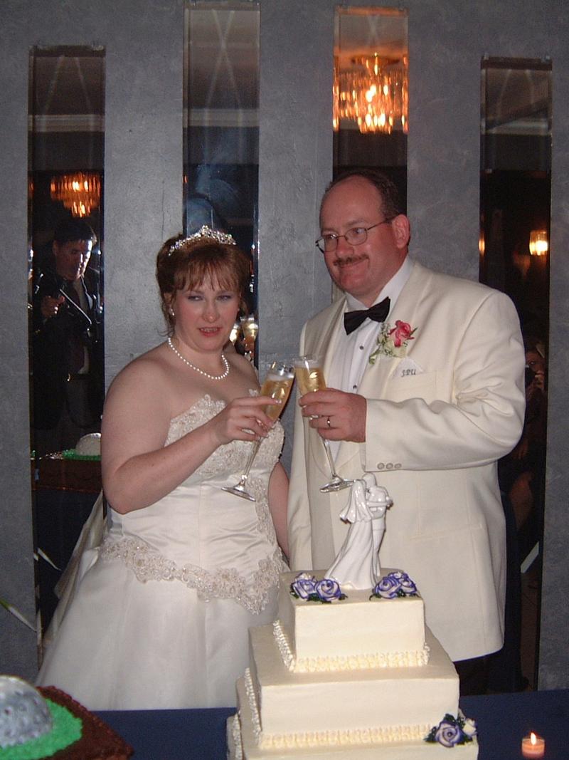 2003/10(Oct)/03(Urbik-Wedding)/800x600_2003-10-05 19-50-01.JPG